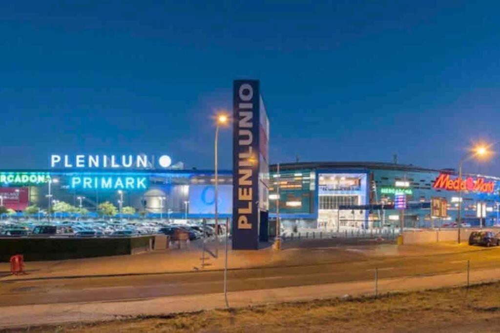 P4 Madrid Airport, Estadio Civitas, Ifema, Barajas Y Rejas Luaran gambar